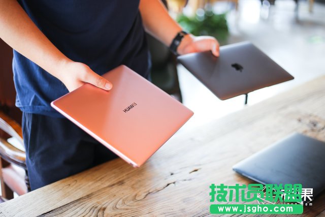 華為MateBook X和蘋(píng)果MacBook哪個(gè)好啊?對(duì)比評(píng)測(cè) 三聯(lián)